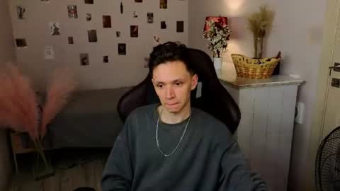 MEVERIK OUSHEN online show from 06/18/26, 08:35