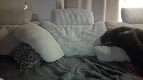 Snapshot of mew_606 chatting on 05/17/26, 12:52 mew online show from 05/17/26, 12:52