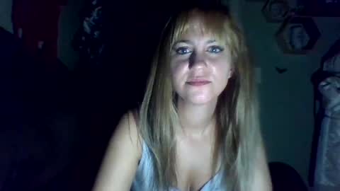 Snapshot of mezzy69 chatting on 10/12/25, 08:13 mezzy69 online show from 10/12/25, 08:13