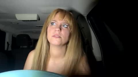 Snapshot of mezzy69 chatting on 12/05/25, 09:18 mezzy69 online show from 12/05/25, 09:18