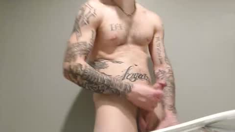 Snapshot of mfbadboii chatting on 12/20/25, 12:51 BadBoii online show from 12/20/25, 12:51