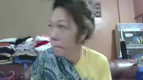 Snapshot of mfccalax33 chatting on 12/04/24, 05:27 i e h c i R online show from 12/04/24, 05:27