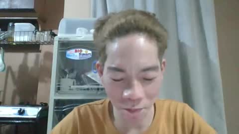 Snapshot of mfccalax33 chatting on 12/19/25, 12:23 i e h c i R online show from 12/19/25, 12:23