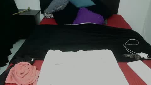 mhia1972 online show from 12/05/25, 02:58