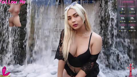 Snapshot of mhia_devil chatting on 12/01/24, 11:25 miss devil online show from 12/01/24, 11:25