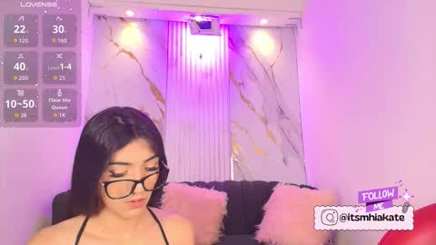 Mhia Kate online show from 11/18/25, 12:09