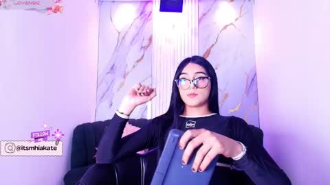 Snapshot of mhia_kate chatting on 04/28/26, 12:10 Mhia Kate online show from 04/28/26, 12:10