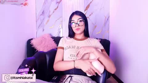Snapshot of mhia_kate chatting on 04/30/26, 12:00 Mhia Kate online show from 04/30/26, 12:00