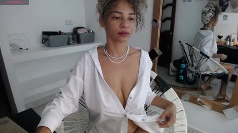 Snapshot of mhulattahot_ chatting on 12/23/24, 04:12 Mulata Spencer online show from 12/23/24, 04:12