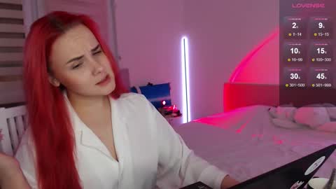 Snapshot of mi_cherry chatting on 02/12/25, 11:51 Alice online show from 02/12/25, 11:51