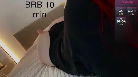 Snapshot of mi_cherry chatting on 02/21/25, 01:00 Alice online show from 02/21/25, 01:00