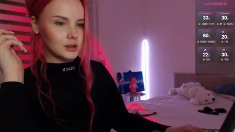 Snapshot of mi_cherry chatting on 02/26/25, 02:37 Alice online show from 02/26/25, 02:37