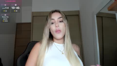 Snapshot of mi_suk1 chatting on 11/27/25, 05:26 mi suk1 online show from 11/27/25, 05:26