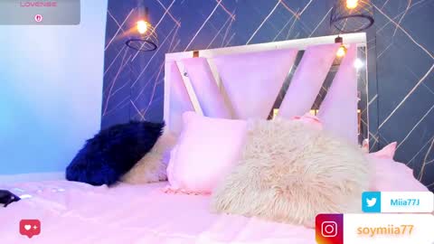 Mia online show from 03/12/26, 02:50