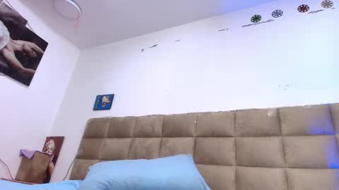 Emi online show from 09/09/25, 07:13