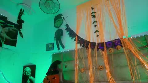 Emi online show from 10/17/25, 07:27