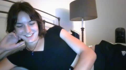 Snapshot of mia_177 chatting on 10/04/25, 06:44 mia_177 online show from 10/04/25, 06:44