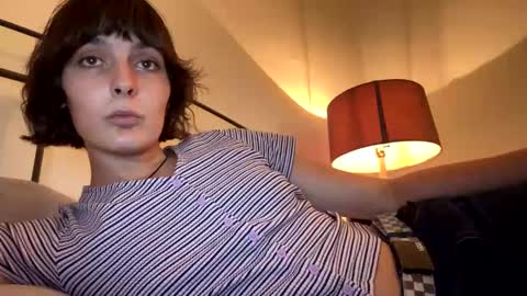 Snapshot of mia_177 chatting on 10/18/25, 12:02 mia_177 online show from 10/18/25, 12:02