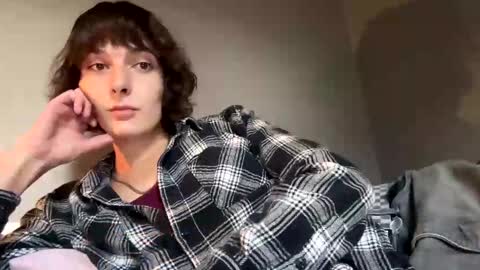 Snapshot of mia_177 chatting on 11/02/25, 08:44 mia_177 online show from 11/02/25, 08:44