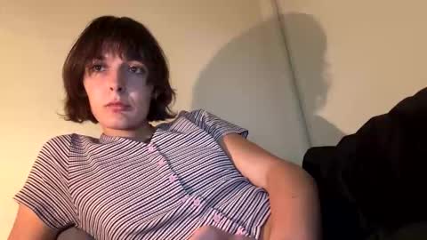 Snapshot of mia_177 chatting on 11/10/25, 12:42 mia_177 online show from 11/10/25, 12:42