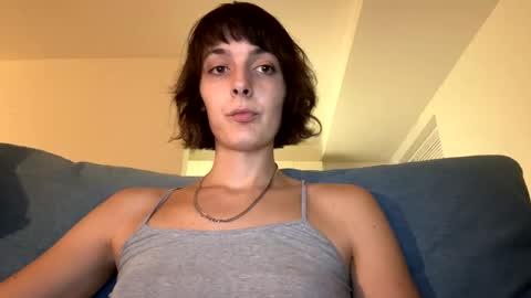 Snapshot of mia_177 chatting on 11/17/25, 12:16 mia_177 online show from 11/17/25, 12:16