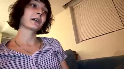 Snapshot of mia_177 chatting on 11/19/25, 12:21 mia_177 online show from 11/19/25, 12:21