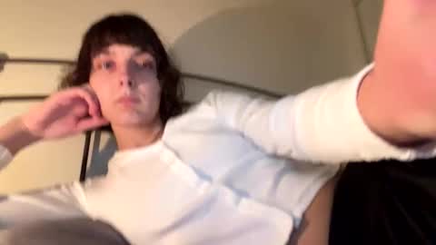 Snapshot of mia_177 chatting on 12/15/25, 01:32 mia_177 online show from 12/15/25, 01:32