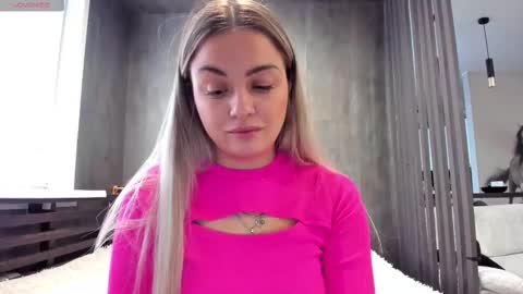 Mia online show from 11/14/25, 03:27