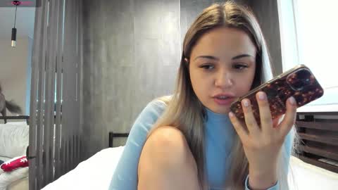 Mia online show from 02/18/26, 04:52