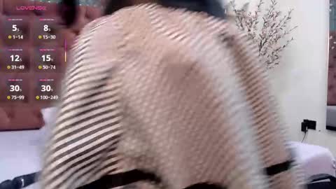 Snapshot of mia__coluccy chatting on 10/05/25, 03:38 Mia online show from 10/05/25, 03:38
