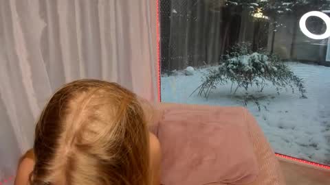 Mia  Milan online show from 01/14/26, 07:03