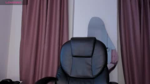 Mia online show from 04/21/26, 02:34