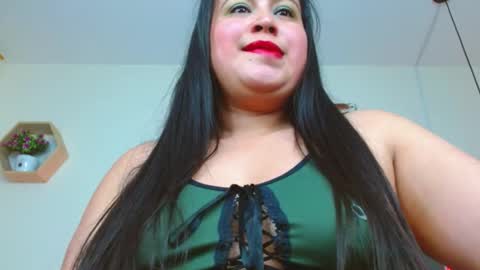 Snapshot of mia__xx1 chatting on 01/15/25, 07:26 C A L L M E M I A online show from 01/15/25, 07:26