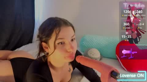 Mia adams  online show from 04/01/26, 05:21