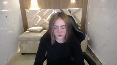 Snapshot of mia_adams_a_ chatting on 09/30/25, 08:36 Mia online show from 09/30/25, 08:36