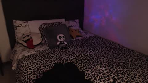 mia online show from 10/26/25, 12:49