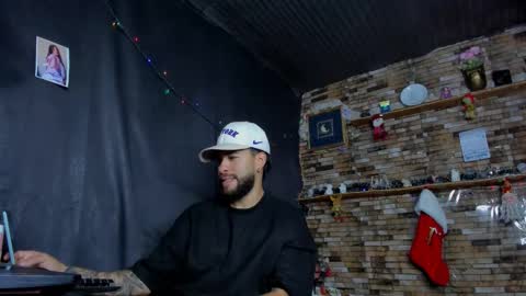 Mia and vincentt model indepent online show from 11/28/25, 04:37