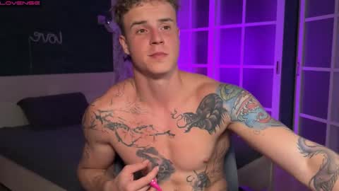 Snapshot of mia_andre chatting on 09/24/25, 08:34 Andre and Mia online show from 09/24/25, 08:34