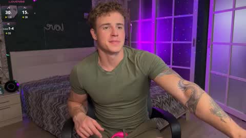 Snapshot of mia_andre chatting on 10/17/25, 10:01 Andre and Mia online show from 10/17/25, 10:01