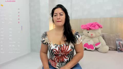 Mia Aristizabal online show from 09/21/25, 11:23