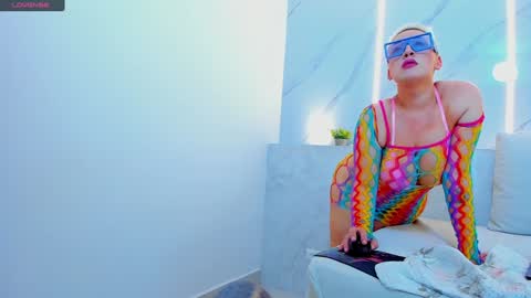 Mia  online show from 01/12/25, 03:25