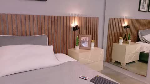 Mia Bellefort online show from 03/23/26, 07:51