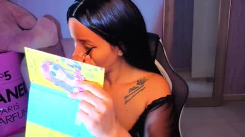 Mia  online show from 04/08/26, 12:38