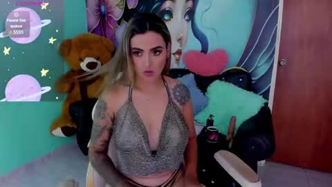 Mia online show from 05/09/26, 07:19