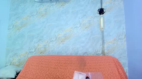 Mia  online show from 10/02/25, 12:01