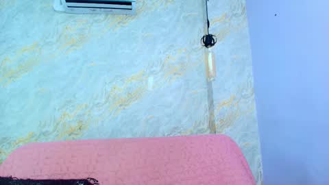 Mia  online show from 12/16/25, 12:10