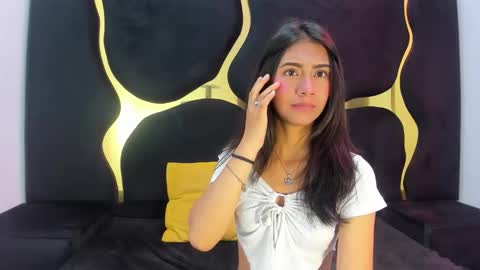 Snapshot of mia_clark18 chatting on 11/08/25, 04:18 mia_clark18 online show from 11/08/25, 04:18