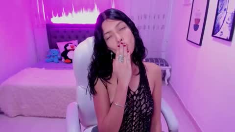 Snapshot of mia_clay1 chatting on 11/28/25, 08:22 Mia online show from 11/28/25, 08:22