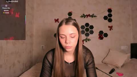 Mia  next stream Thursday 1400 UTC1 Friday 1400 UTC1 online show from 01/05/26, 05:27