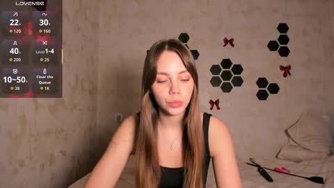 Mia  next stream Thursday 1400 UTC1 Friday 1400 UTC1 online show from 01/17/26, 01:05